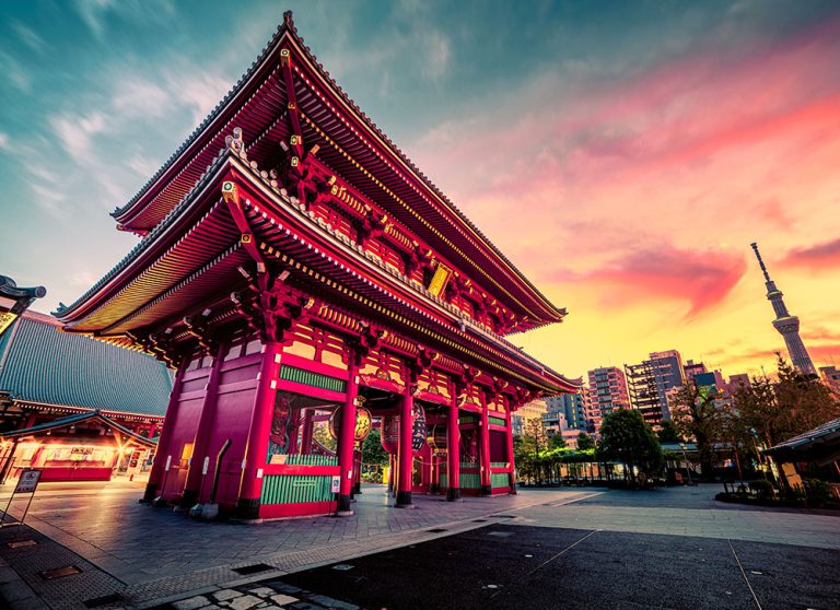Featured in "Japan Tour: Rich History & Culture" by Jaya Travel & Tours, this image shows the Sensō-ji temple, also called the Asakusa Kannon Temple, located in Tokyo.