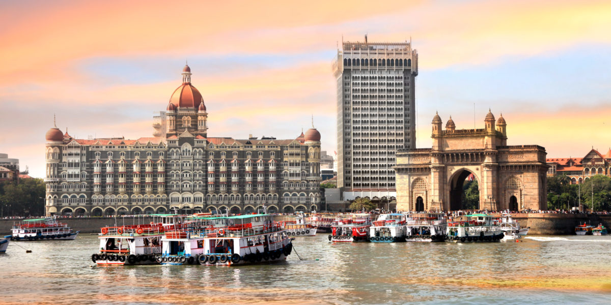 the beautiful skyline of dubai which you can tour with Jaya and see the film locations from slumdog millionaire the hit movie.